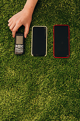 포토 JPG 해외이미지 라이프스타일 손 컨셉 비즈니스 통신 모바일 미래 사람 사람없음 초록색 스마트폰 핸드폰 쇼핑 운동 디지털 스크린 모니터 검은색 터치 어플리케이션 연결 무선전화기 전화기 스마트 온라인쇼핑 시스템 해결 혁명 소셜 셀룰러 해외포토 컬러 건강 생활 신체부위 전자제품 스마트기기 컴퓨터 온라인 파일형식 이미지허브