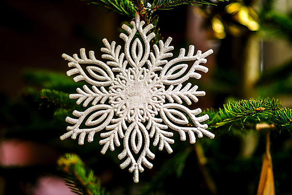 포토 JPG 해외이미지 전통 유럽 별 여행 크리스마스 겨울 건축양식 불 휴가 전등 기념 독일 선물 사람없음 건물 장식 초록색 성당 교회 탑 상점 축제 황혼 나뭇가지 축하 도시 소나무 눈송이 시장 야간 저녁 12월 타운 스카이라인 빛망울 인기 해외포토 자연요소 나무 건축물 계절 기념일 건축 나라 컬러 컨셉 종교건축 조명 눈_날씨 빛 일몰 날짜 파일형식 이미지허브