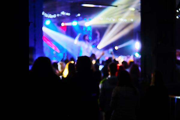 포토 JPG 해외이미지 행복 실루엣 음악 백그라운드 추상 휴가 전등 기념 사람 이벤트 사람없음 야외 빛 청춘 파티 축제 저녁식사 어둠 소리 콘서트 공연 무대 축하 춤 악단 바 그룹 군중 야간 소프트포커스 DJ 클럽 디스코 보케 쇼 장면 스포트라이트 블러 생존 유흥 해외포토 자연요소 감정 컨셉 무늬 문화예술 조명 촬영기법 식사 파일형식 이미지허브