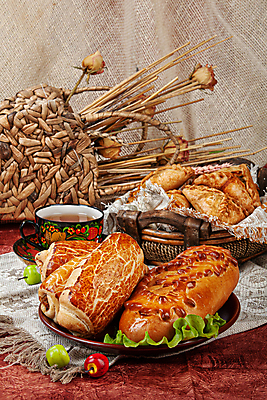 포토 JPG 해외이미지 식기 접시 음식 육류 사람없음 목재 주방 침묵 식탁보 도자기 상품 준비 캔버스 스타일 그리너리 해외포토 나무 식재료 재료 소리 파일형식 트랜드컬러 이미지허브