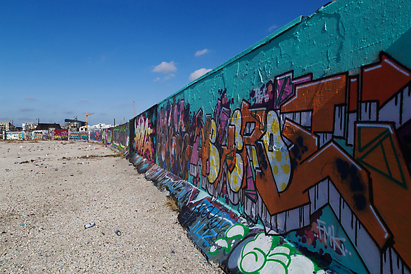 포토 JPG 해외이미지 디자인 산업 문화 벽 여행 건축양식 거리 주택 덴마크 미술 사람없음 야외 건물 컬러풀 페인트 기록 도시 캔 그래피티 버리기 벽화 그림 예술가 스프레이 분무기 지역 코펜하겐 스타일 해외포토 건축물 건축 컬러 모션 문화예술 북유럽 낙서 파일형식 이미지허브