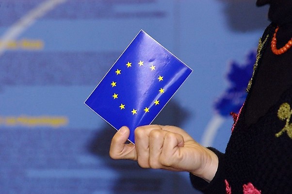 포토 JPG 해외이미지 유럽 별 협상 사람 사람없음 파란색 세계 평화 성장 깃발 투표 민주주의 지역 의견 시민 소셜 유럽연합 인구 정책 회원 해외포토 자연요소 나라 컬러 컨셉 비즈니스 선거 국민 파일형식 이미지허브