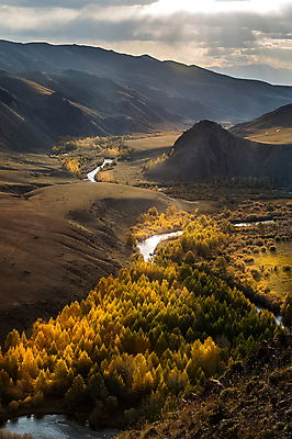 포토 JPG 해외이미지 나무 식물 구름 아시아 여행 백그라운드 자연 하늘 산 거리 풍경 사람없음 빨간색 초록색 빛 강 컬러풀 뷰티 환경 골짜기 계곡 벚꽃 바위 개울 시원함 오솔길 그림 러시아 점토 통과 8월 옛날 해외포토 자연요소 꽃 유럽 나라 길 컬러 돌_바위 날짜 생태계 파일형식 이미지허브