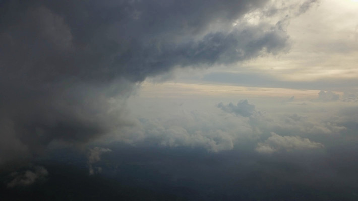 포토 JPG 해외이미지 구름 종교 백그라운드 오렌지 자연 하늘 날씨 추상 풍경 사람없음 야외 빨간색 여름 파란색 빛 햇빛 태양 뷰티 노란색 일출 맑음 검은색 어둠 황혼 일몰 새벽 광선 분위기 황금 야간 폭풍 천국 폭풍우 해외포토 자연요소 계절 컬러 컨셉 무늬 과일 노을 비_날씨 자연재해 생태계 파일형식 이미지허브