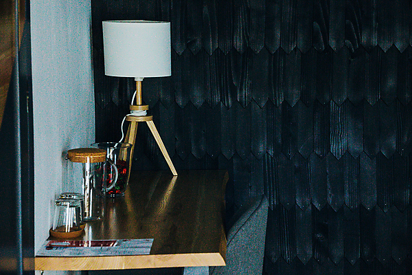 포토 JPG 해외이미지 디자인 벽 가구 백그라운드 장신구 창문 호텔 휴가 휴식 아파트 프레임 실내 사람없음 내부 목재 장식 빛 문 방 흰색 램프 직물 신선 잠 클래식 고급 서비스 만족 휴양지 부드러움 리빙 내추럴 정리함 스타일 해외포토 나무 감정 컬러 생활용품 컨셉 재료 숙소 조명 주택 장소 감각 파일형식 이미지허브