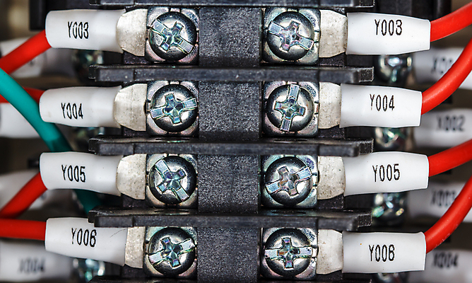 포토 JPG 해외이미지 산업 선 버스 사람없음 빨간색 초록색 파란색 울타리 꼬리표 라벨 힘 에너지 과학기술 나사 업무 판넬 바 네트워크 센터 플러그 제조 연결 캐비닛 계주 순환 전자 철사 볼트 시스템 스위치 고립 분배 설치 자동 자동화 전압 제어 해외포토 육상교통 컬러 모션 대중교통 프레임 기술 담장 공구 작업 사물함 육상스포츠 파일형식 이미지허브