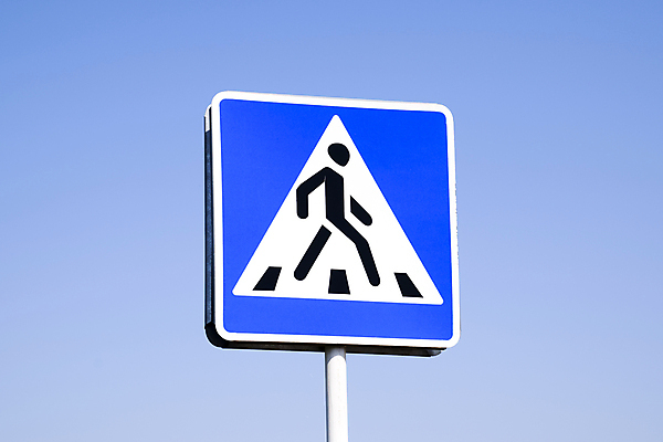 포토 JPG 해외이미지 도로 어린이 백그라운드 십자가 학교 교통시설 자동차 하늘 거리 경고 안전 사람 사람없음 파란색 금속 검은색 줄무늬 산책 운전 정보 흰색 도시 보행자 보호 위험 강의 사건 심볼 사인 신호 법 얼룩말 조심 타운 일반 통과 건너기 그만 돌봄 방법 주목 해외포토 교육 길 육상교통 컬러 교통 컨셉 무늬 모션 재질 휴식 말_동물 시설 파일형식 이미지허브