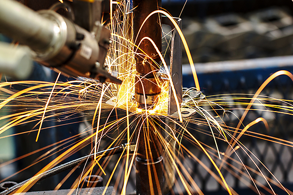 포토 JPG 해외이미지 실내 근접촬영 사람없음 아웃포커스 빛 기계 업무 연기 불똥 용접 용접기 철강 해외포토 뷰포인트 촬영기법 내부 작업 파일형식 이미지허브
