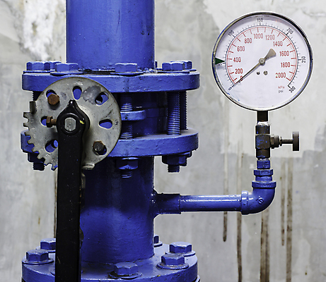 포토 JPG 해외이미지 산업 백그라운드 주택 손잡이 사람없음 빨간색 물 파란색 장비 흐름 공구 원형 제조 플라스틱 서비스 대문 튜브 유지 배수구 개선 놋쇠 압력 제어 파이프라인 공급 해외포토 자연요소 도형 컬러 컨셉 재질 건물 문 도구 파이프_관 파일형식 이미지허브