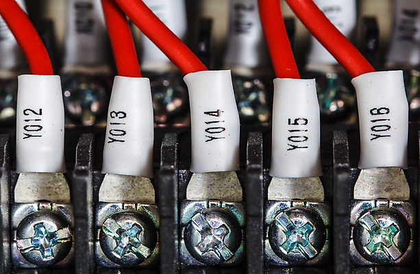 포토 JPG 해외이미지 산업 선 버스 사람없음 빨간색 초록색 파란색 울타리 꼬리표 라벨 힘 에너지 과학기술 나사 업무 판넬 바 네트워크 센터 플러그 제조 연결 캐비닛 계주 순환 전자 철사 볼트 시스템 스위치 고립 분배 설치 자동 자동화 전압 제어 해외포토 육상교통 컬러 모션 대중교통 프레임 기술 담장 공구 작업 사물함 육상스포츠 파일형식 이미지허브