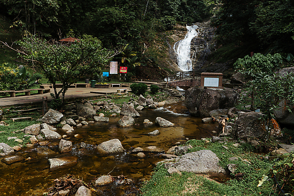포토 JPG 해외이미지 나무 공원 호수 여행 백그라운드 모션 자연 산 경사 사람없음 초록색 물 강 햇빛 환경 활발 폭포 젖음 흐름 나뭇가지 연못 신선 개울 떨어짐 숲 순수 속도 말레이시아 내추럴 산악지대 생태학 해외포토 자연요소 식물 공공시설 교육 아시아 컬러 컨셉 태양 생태계 파일형식 이미지허브