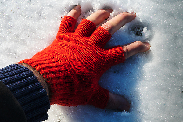 포토 JPG 해외이미지 손 옷 계절 장갑 크리스마스 겨울 장난 손가락 자연 놀이 휴가 한명 사람 이벤트 사람없음 야외 신체부위 가로 빨간색 냉동 얼음 기쁨 흰색 잡기 눈송이 던지기 12월 서리 솜털 적재 눈덩이 카피스페이스 손모아장갑 해외포토 자연요소 1 잡화 기념일 감정 컬러 모션 눈_날씨 공백 날짜 생태계 파일형식 이미지허브