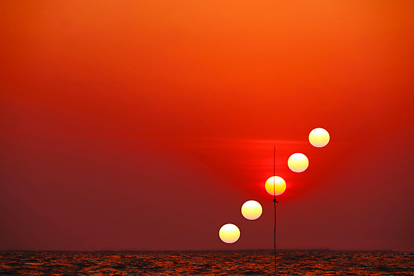 포토 JPG 해외이미지 구름 바다 여행 백그라운드 오렌지 자연 벽지 하늘 낚시 날씨 휴가 불꽃 따뜻함 풍경 사람없음 야외 빨간색 여름 파란색 빛 컬러풀 햇빛 태양 뷰티 반사 우주 일출 맑음 일몰 봄 수확 가을 흰색 뜨거움 황금 명상 내추럴 넘어짐 수평선 해외포토 자연요소 계절 컬러 농업 과일 모션 불 레저 노을 생태계 파일형식 이미지허브