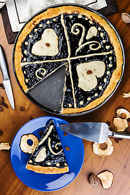 포토 JPG 해외이미지 1 전통 음식 조각 과일 탁자 디저트 치즈 요리 사람없음 목재 장식 케이크 검은색 견과류 흰색 하트 직물 원형 칼 달콤 잼 자르기 굽기 반죽 지역 체코 버터 자두 건포도 고립 이스트 정물화 페스츄리 핸드메이드 해외포토 모양 도형 나무 유럽 빵 컬러 가구 재료 모션 포도 유제품 소스_음식 맛 구이 그림 건과일 파일형식 이미지허브