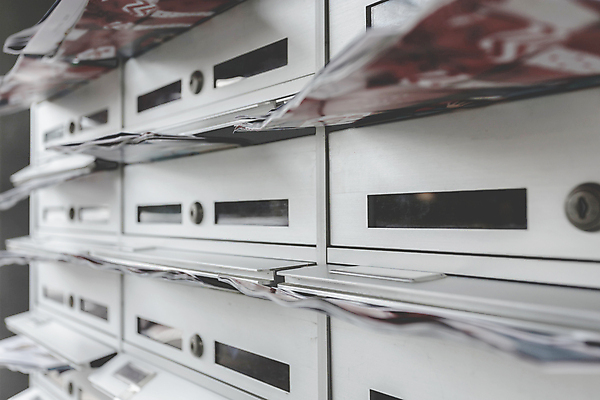 포토 JPG 해외이미지 산업 종이 백그라운드 컨셉 비즈니스 텍스트 통신 봉투 주택 아이디어 실내 사람없음 내부 경제 상자 글로벌 우주 금속 흰색 오픈 메시지 신문 캔 편지 가득함 배송 획득 계산서 폭식 고립 스팸 편지쓰기 카피스페이스 해외포토 컬러 재질 건물 간행물 공백 기록 뉴스 파일형식 이미지허브