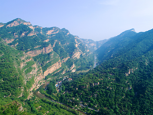 포토 JPG 해외이미지 나무 공원 유럽 호수 여행 자연 하늘 휴가 산 땋은머리 파노라마 사람없음 야외 초록색 물 파란색 강 맑음 중국 산책 하이킹 저수지 소나무 숲 언덕 장면 베이징 내추럴 드론 절정 조감도 해외포토 자연요소 식물 헤어스타일 공공시설 나라 아시아 컬러 레저 날씨 휴식 촬영기법 생태계 파일형식 이미지허브