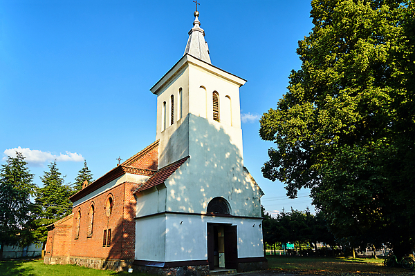 포토 JPG 해외이미지 나무 식물 유럽 종교 십자가 건축양식 창문 하늘 지붕 벽돌 사람없음 건물 빨간색 교회 마을 탑 역사 작음 타일 종탑 폴란드 해외포토 건축물 건축 나라 컬러 종교건축 크기 파일형식 이미지허브