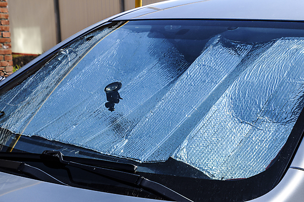 포토 JPG 해외이미지 백그라운드 장신구 자동차 유리 사람없음 빛 컬러풀 태양 반사 금속 장비 덮개 흰색 뜨거움 보호 은색 그늘 주차 은박지 오브젝트 양산 시트 반사경 유지 패드 가림막 시각장애인 알루미늄 자동 접기 차양 해외포토 자연요소 육상교통 컬러 컨셉 모션 재질 뚜껑 장애인 파일형식 이미지허브