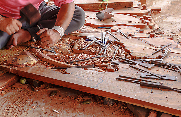 포토 JPG 해외이미지 전통 손 조각 가구 태국 노동자 창조 미술 동양인 사람없음 목재 장식 갈색 공구 업무 작업실 망치 자르기 질감 목공예 안심 잡동사니 수목 이국적 핸드메이드 해외포토 나무 직업 아시아 컬러 생활용품 재료 모션 문화예술 육류 인종 신체부위 도구 작업 공예 파일형식 이미지허브