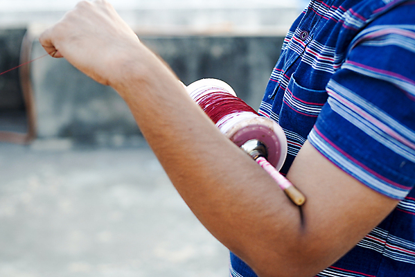 포토 JPG 해외이미지 전통 바람 사람없음 컬러풀 장난감 축제 덮개 축하 실 달콤 인도인 연 실타래 핸드메이드 힌두교 해외포토 자연요소 외국인 종교 컬러 컨셉 날씨 동양인 놀이용품 뚜껑 맛 파일형식 이미지허브