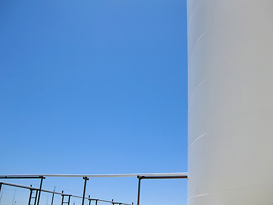 포토 JPG 해외이미지 식물 산업 사다리 하늘 불 조명 굴뚝 사람없음 건물 물 파란색 머리 쌓기 환경 탑 기계 에너지 견과류 흰색 저수지 제조 보호 석유 볼륨 철 시설 가스 수납 공학 복잡 철강 철책 파이프라인 화학물질 해외포토 자연요소 건축물 교육 컬러 컨셉 모션 신체부위 도구 화학 파이프_관 파일형식 이미지허브