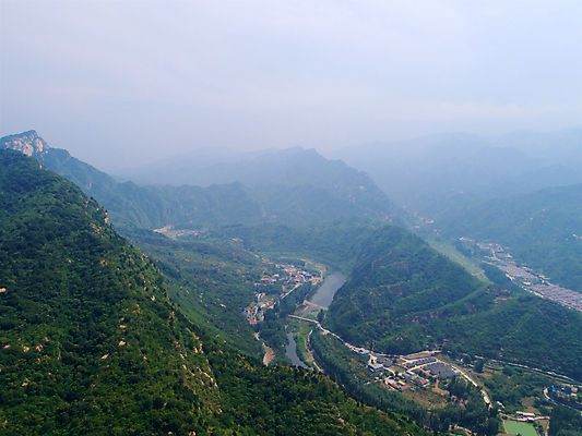 포토 JPG 해외이미지 나무 공원 유럽 호수 여행 자연 하늘 휴가 산 땋은머리 파노라마 사람없음 야외 초록색 물 파란색 강 맑음 중국 산책 하이킹 저수지 소나무 숲 언덕 장면 베이징 내추럴 드론 절정 조감도 해외포토 자연요소 식물 헤어스타일 공공시설 나라 아시아 컬러 레저 날씨 휴식 촬영기법 생태계 파일형식 이미지허브