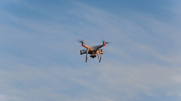 포토 JPG 해외이미지 하늘 사람없음 태양 카메라 로봇 프로펠러 드론 해외포토 자연요소 전자제품 파일형식 이미지허브