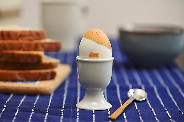 포토 JPG 해외이미지 캐릭터 헤어스타일 접시 실루엣 얼굴 음식 빵 컨셉 아침 추상 생물 건강 사람 사람없음 식당 계란 숟가락 치킨 흰색 신선 영혼 아침식사 먹기 콧수염 토스트 노른자 단백질 삶기 해외포토 주간 식기 컬러 무늬 모션 수염 촬영기법 수저 신체부위 상점 알 식사 닭고기요리 영양소 파일형식 이미지허브