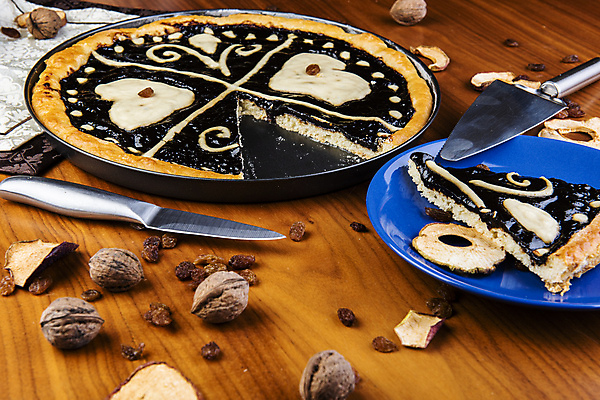 포토 JPG 해외이미지 1 전통 음식 조각 과일 탁자 디저트 치즈 요리 사람없음 목재 장식 케이크 검은색 견과류 흰색 하트 직물 원형 칼 달콤 잼 자르기 굽기 반죽 지역 체코 버터 자두 건포도 고립 이스트 정물화 페스츄리 핸드메이드 해외포토 모양 도형 나무 유럽 빵 컬러 가구 재료 모션 포도 유제품 소스_음식 맛 구이 그림 건과일 파일형식 이미지허브