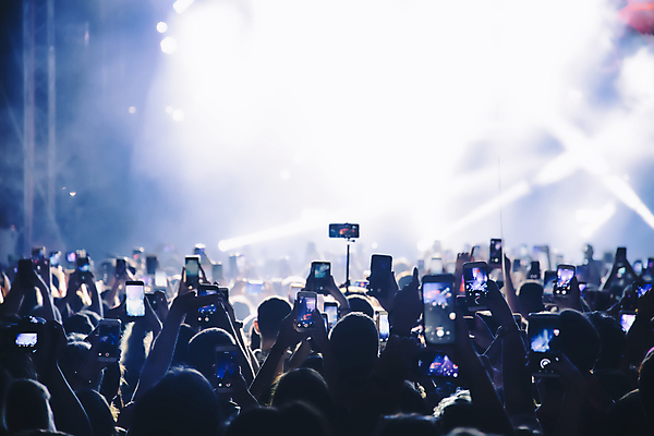 포토 JPG 해외이미지 손 실루엣 산업 음악 컨셉 모바일 사람 이벤트 사람없음 스마트폰 파티 카메라 디지털 사진촬영 콘서트 공연 장비 무대 춤 잡기 악단 군중 전화기 스마트 문학 스포트라이트 동영상 뮤지컬 소셜 실행 인기 테마 유흥 해외포토 모션 문화예술 촬영기법 신체부위 전자제품 핸드폰 스마트기기 촬영 파일형식 이미지허브