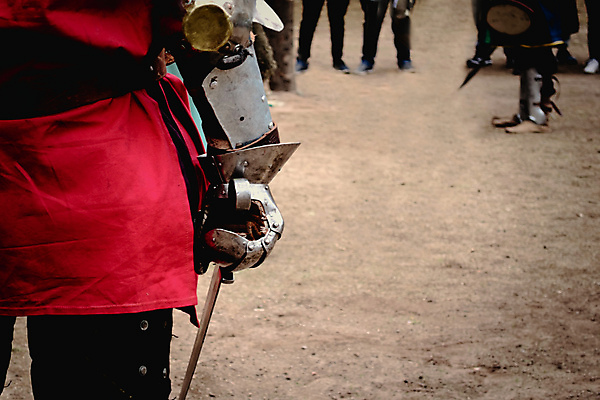 포토 JPG 해외이미지 손 옷 유럽 사람없음 주먹 중세 역사 칼 싸움 갑옷 철강 코스프레 해외포토 나라 모션 신체부위 보호장비 파일형식 이미지허브