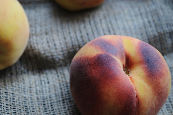 포토 JPG 해외이미지 꽃 음식 백그라운드 농업 다이어트 오렌지 과일 재료 탁자 디저트 건강 사람없음 목재 빨간색 농작물 노란색 바구니 정원 수확 흰색 대접 신선 그룹 달콤 맛 먹기 삼베 묘사 유기농 날것 복숭아 건강식 내추럴 고립 숙성 채식주의자 천도복숭아 많음 해외포토 나무 식물 웰빙 산업 컬러 가구 컨셉 모션 채식 파일형식 천_직물 이미지허브