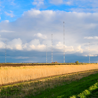 포토 JPG 해외이미지 산업 파도 사다리 통신 모바일 무선통신 세포 안테나 사람없음 파란색 스마트폰 글로벌 탑 텔레비전 자료 장비 흰색 기둥 네트워크 역 비밀 잠수함 전화기 오브젝트 수화기 라디오 군용 방송 전염 전략 네비게이션 돛대 전송 배기가스 송신기 지능 지원 철강 셀룰러 해외포토 건축물 건축 바다 컬러 컨셉 교통시설 군대 전자제품 핸드폰 스마트기기 도구 질병 감염 파일형식 이미지허브