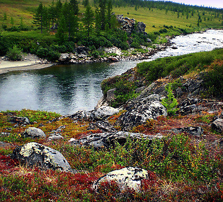 포토 JPG 해외이미지 공원 야생동물 여행 자연 아침 휴가 사람없음 야외 초록색 물 강 뷰티 환경 계곡 일몰 절벽 황무지 숲 북극 러시아 북쪽 내추럴 시베리아 화강암 해외포토 주간 자연요소 동물 공공시설 유럽 컬러 노을 암석 극지방 방향 생태계 파일형식 이미지허브