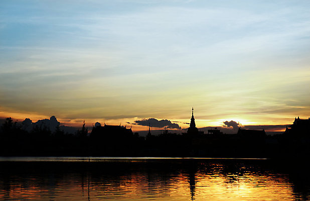 포토 JPG 해외이미지 실루엣 바다 여행 백그라운드 오렌지 자연 하늘 풍경 사람없음 야외 빨간색 물 여름 파란색 빛 태양 반사 노란색 일출 황혼 일몰 새벽 도시 사찰 저녁 해외포토 자연요소 계절 컬러 과일 종교건축 촬영기법 노을 야간 생태계 파일형식 이미지허브