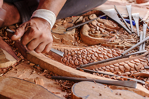 포토 JPG 해외이미지 전통 손 조각 가구 태국 노동자 창조 미술 동양인 사람없음 목재 장식 갈색 공구 업무 작업실 망치 자르기 질감 목공예 잡동사니 수목 이국적 핸드메이드 해외포토 나무 직업 아시아 컬러 생활용품 재료 모션 문화예술 인종 신체부위 도구 작업 공예 파일형식 이미지허브