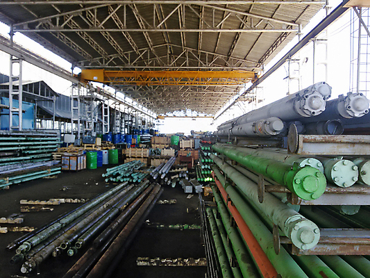 포토 JPG 해외이미지 식물 산업 선 공장 사람없음 내부 가로 전자제품 금속 힘 기계 장비 흐름 제조 석유 오브젝트 튜브 무거움 엔진 기어 공학 펌프 모터 압력 전압 제어 철강 파이프라인 힘찬 공급 해외포토 교육 컨셉 공업 재질 무게 파이프_관 파일형식 이미지허브