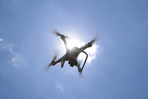 포토 JPG 해외이미지 하늘 사람없음 카메라 스마트 로봇 프로펠러 드론 해외포토 컨셉 전자제품 파일형식 이미지허브