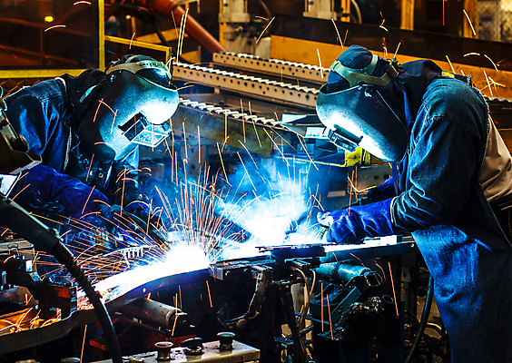포토 JPG 해외이미지 남자 실내 상반신 성인 두명 옆모습 빛 잡기 업무 연기 불똥 용접 용접공 용접기 용접마스크 철강 해외포토 직업 뷰포인트 모션 마스크 사람 내부 작업 파일형식 이미지허브