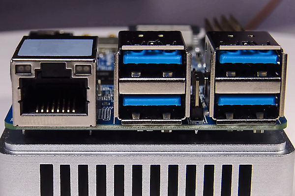 포토 JPG 해외이미지 손 교육 과학 백그라운드 비즈니스 통신 모바일 아이디어 사람없음 초록색 전자제품 컴퓨터 상자 디지털 자료 미니어처 장비 흰색 오픈 고급 콘센트 전기에너지 연결 작음 휴대용 USB 묘사 오브젝트 순환 전자 팔 고립 마더보드 소프트웨어 엘리먼트 하드웨어 해외포토 컬러 컨셉 모션 신체부위 모형 에너지 크기 파일형식 이미지허브