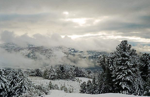 포토 JPG 해외이미지 나무 라이프스타일 계절 호수 여행 백그라운드 크리스마스 겨울 자연 하늘 휴가 새로움 산 파노라마 사람없음 야외 강 환경 얼음 침묵 일몰 하이킹 추위 흰색 시골 숲 언덕 사냥 서리 러시아 북쪽 침엽수 산악지대 시베리아 절정 가문비나무 해외포토 자연요소 식물 기념일 유럽 컬러 컨셉 레저 촬영기법 생활 노을 소리 방향 생태계 파일형식 이미지허브