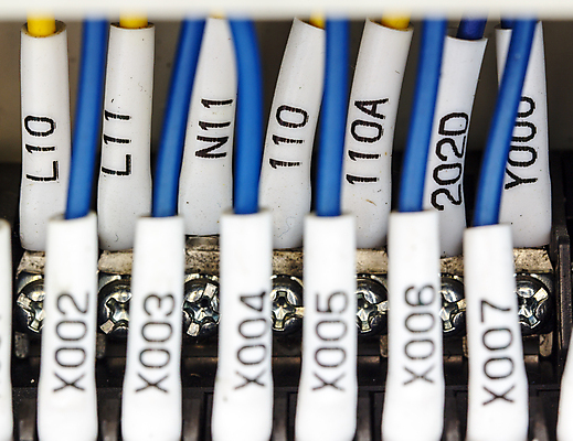 포토 JPG 해외이미지 산업 선 버스 사람없음 빨간색 초록색 파란색 울타리 꼬리표 라벨 힘 에너지 과학기술 나사 업무 판넬 바 네트워크 센터 플러그 제조 연결 캐비닛 계주 순환 전자 철사 볼트 시스템 스위치 고립 분배 설치 자동 자동화 전압 제어 해외포토 육상교통 컬러 모션 대중교통 프레임 기술 담장 공구 작업 사물함 육상스포츠 파일형식 이미지허브