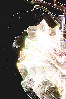 포토 JPG 해외이미지 모양 유럽 선 이동 모션 하늘 추상 불꽃 전등 사람없음 파란색 빛 반짝임 컬러풀 파티 어둠 줄무늬 활발 기쁨 에너지 광선 축하 주름 변화 스페인 입자 유령 야간 폭발 진동 역동적 쇼 마법 해파리 야광 현상 효과 해외포토 자연요소 감정 나라 컬러 컨셉 무늬 불 조명 이벤트 자포동물 파일형식 이미지허브