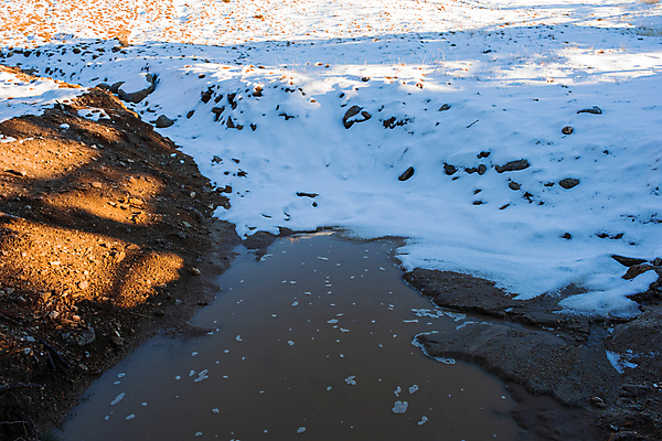 포토 JPG 해외이미지 도로 교통수단 백그라운드 겨울 패턴 자동차 자연 날씨 추상 건조 사람없음 야외 가로 환경 얼음 바퀴 지저분함 발자국 오솔길 땅 방향 질감 웅덩이 먼지 점토 진흙 트랙터 짐차 땅바닥 해외포토 자연요소 계절 길 육상교통 교통 무늬 교통시설 자국 바닥 감각 농기계 생태계 특수차량 파일형식 이미지허브