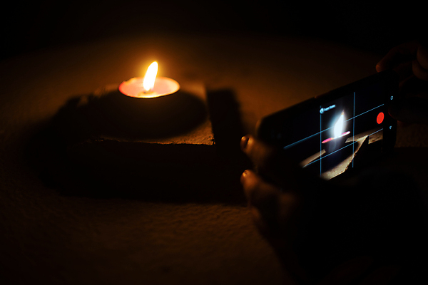 포토 JPG 해외이미지 전통 디자인 행복 아시아 종교 문화 백그라운드 촛불 불 휴가 조명 따뜻함 사람없음 장식 빛 컬러풀 평화 축제 어둠 램프 축하 인사 영혼 야간 보케 점토 빛망울 연소 광 등잔 숭배 힌두교 해외포토 자연요소 감정 나라 컬러 컨셉 초 예절 파일형식 이미지허브