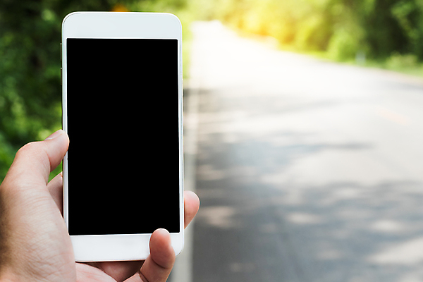 포토 JPG 해외이미지 라이프스타일 손 도로 여행 인터넷 통신 모바일 사람 사람없음 야외 스마트폰 핸드폰 알약 디지털 스크린 터치 흰색 잡기 네트워크 메시지 무선전화기 전화기 스마트 GPS 해외포토 길 컬러 컨셉 교통시설 모션 생활 신체부위 전자제품 스마트기기 약 파일형식 이미지허브