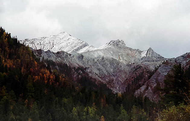 포토 JPG 해외이미지 나무 구름 공원 호수 여행 백그라운드 자연 하늘 산 풍경 사람없음 야외 초록색 여름 파란색 환경 계곡 농사 맑음 트래킹 하이킹 바위 시골 숲 시리얼 그림 러시아 10월 시베리아 해외포토 자연요소 식물 계절 공공시설 유럽 음식 컬러 농업 레저 날씨 돌_바위 날짜 생태계 파일형식 이미지허브