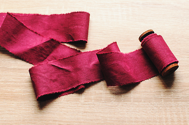 포토 JPG 해외이미지 라이프스타일 디자인 리본 밧줄 결혼 컨셉 취미 사람없음 목재 장식 컬러풀 유행 축제 수확 골동품 광선 시골 축하 직물 면 원형 생일 가장자리 제조 상품 바느질 실크 묘사 유기농 붕대 좁은 캔버스 위치 실타래 찢어짐 내추럴 구성 그런지 달리기선수 핸드메이드 해외포토 도형 나무 웰빙 기념일 줄 컬러 농업 재료 모션 이벤트 생활 둘레 육상선수 파일형식 이미지허브