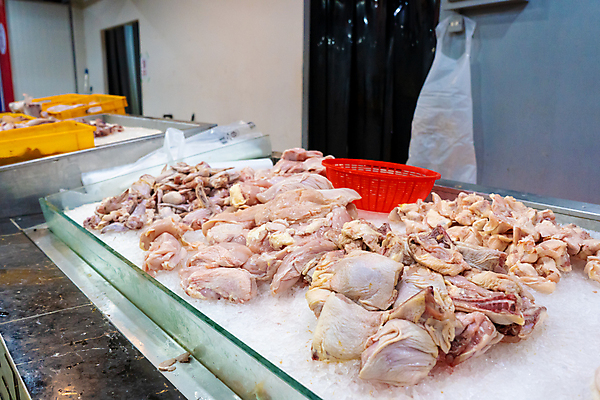 포토 JPG 해외이미지 라이프스타일 잡화 아시아 음식 조각 비즈니스 부분 저울 육류 사람 동양인 사람없음 판매 세일 상점 식사 치킨 기계 신선 시장 선택 구매 상품 몸무게 가슴 쇼핑몰 자르기 계산대 고객 진열장 상업 날것 냉장고 모음 천칭자리 소매 슈퍼마켓 계량 정육점 많음 해외포토 나라 컨셉 식재료 모션 인종 한글 생활 신체부위 쇼핑 별자리 가전제품 닭고기요리 파일형식 이미지허브