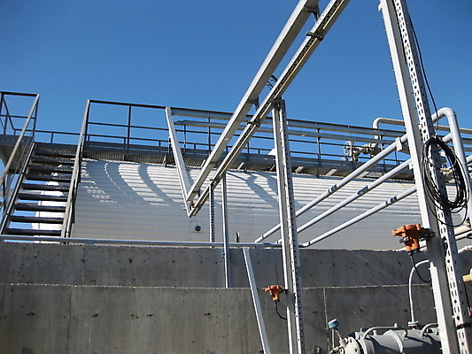 포토 JPG 해외이미지 식물 산업 비즈니스 공장 조명 굴뚝 사람없음 야외 건물 경제 쌓기 환경 탑 금속 힘 기계 에너지 휘발유 석유 수증기 철 연료 가스 수납 공학 디젤 생태학 설치 파이프라인 화학물질 공급 해외포토 건축물 교육 공업 모션 재질 화학 파이프_관 파일형식 이미지허브